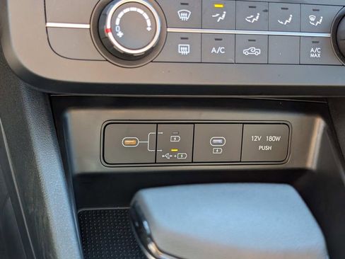 Used 2025 Hyundai Santa Cruz SE image 30