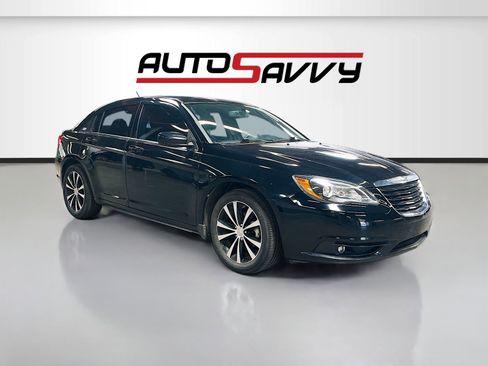 Used 2013 Chrysler 200 Touring w/ S Exterior Appearance Pkg FWD image 1