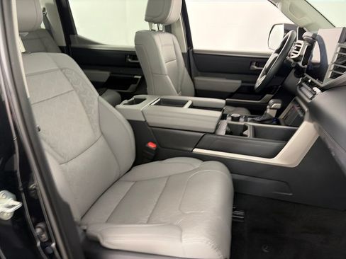 Used 2024 Toyota Tundra Limited AWD/4WD image 31