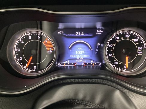 Used 2022 Jeep Cherokee Limited image 17