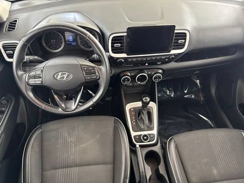 Used 2022 Hyundai Venue Limited FWD image 22
