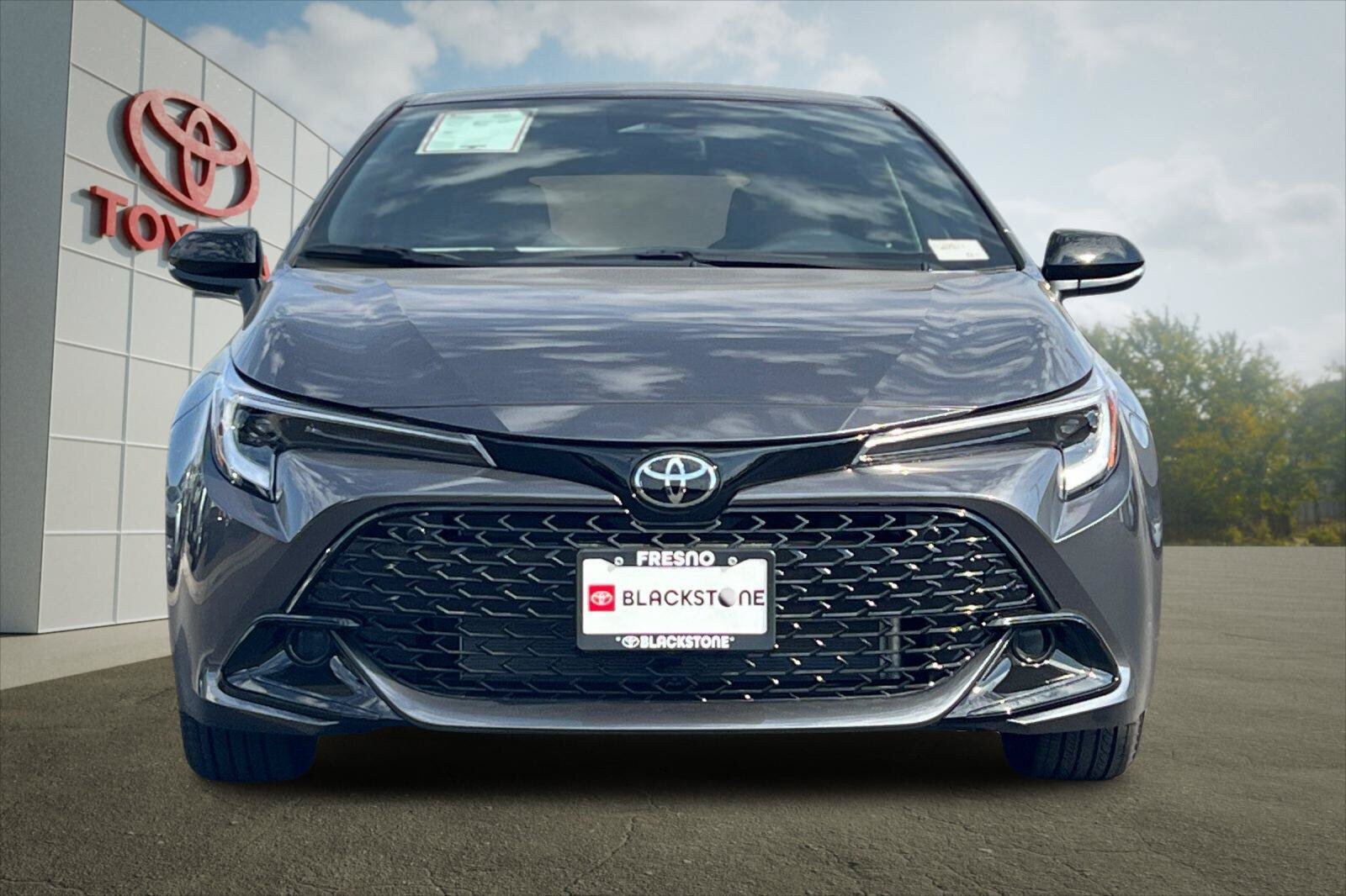 Used 2027 Toyota Corolla SE w/ SE Premium Package FWD image 8