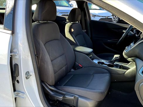 Used 2023 Chevrolet Malibu LT image 8
