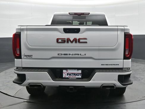 Used 2023 GMC Sierra 1500 Denali w/ Technology Package AWD/4WD image 4