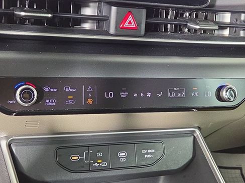 Certified 2026 Kia Carnival LXS FWD image 19