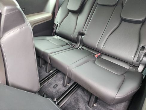 New 2026 Kia Carnival EX FWD image 23