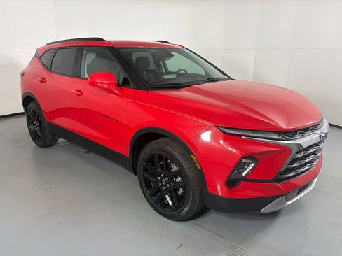 Used 2023 Chevrolet Blazer LT w/ Convenience Package image 2