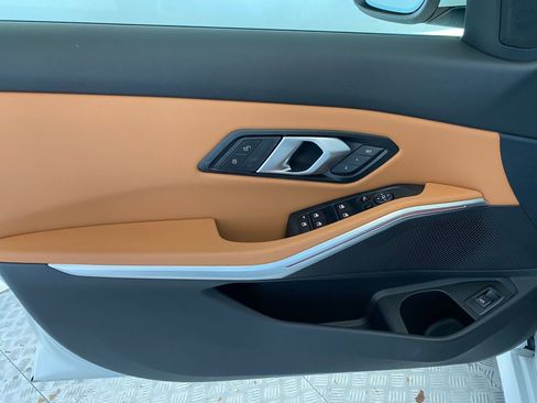 Used 2025 BMW 330i xDrive Sedan w/ Convenience Package image 11