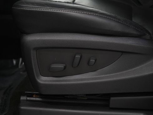 Used 2017 GMC Yukon XL SLT image 29