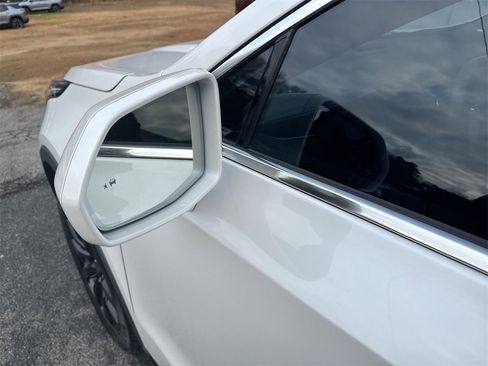 Used 2020 Cadillac XT4 Premium Luxury image 11