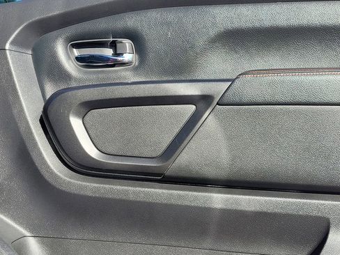 Used 2021 Nissan Titan PRO-4X w/ Pro-4x Convenience Package image 16