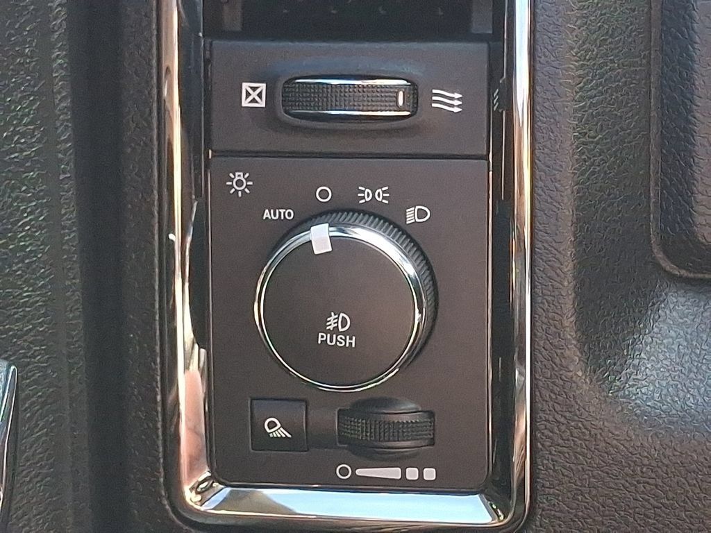 Used 2018 RAM 1500 Sport w/ Convenience Group AWD/4WD image 24