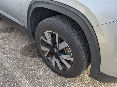 Used 2023 Volkswagen Atlas Cross Sport SE image 8