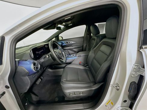 Used 2024 Chevrolet Equinox EV LT FWD image 13