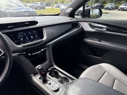 Used 2023 Cadillac XT5 Premium Luxury w/ Technology Package FWD image 25