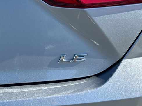 Used 2025 Toyota Camry LE image 12