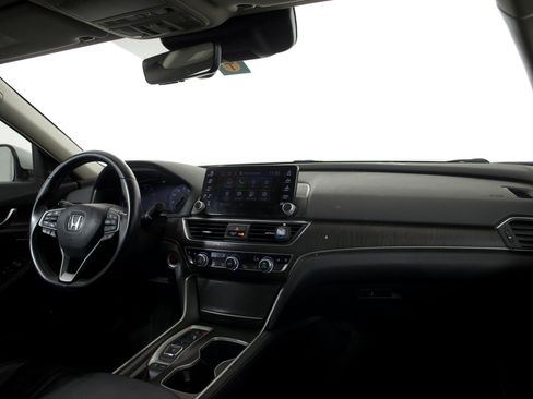 Used 2018 Honda Accord Touring image 13