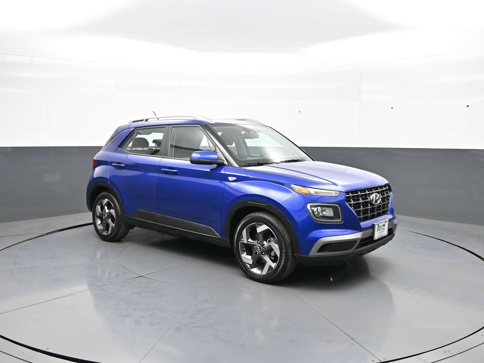 Certified 2023 Hyundai Venue SEL w/ Cargo Package FWD image 4