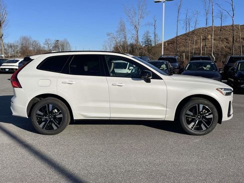 New 2026 Volvo XC60 T8 Core w/ Climate Package image 29