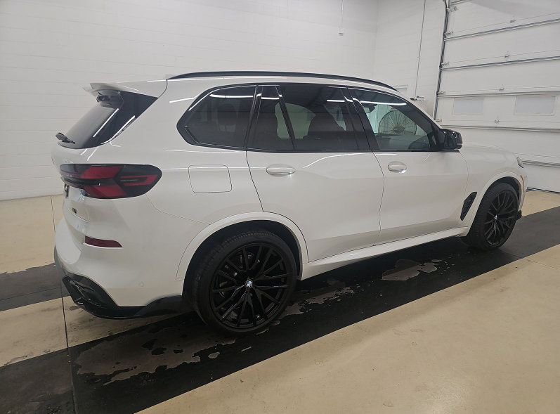 Used 2025 BMW X5 xDrive40i w/ M Sport Package AWD/4WD image 6