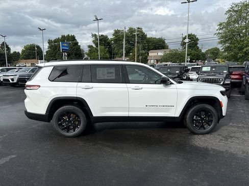 New 2026 Jeep Grand Cherokee L 4WD image 14
