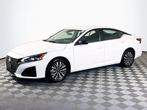 Used 2026 Nissan Altima 2.5 SV FWD image 4