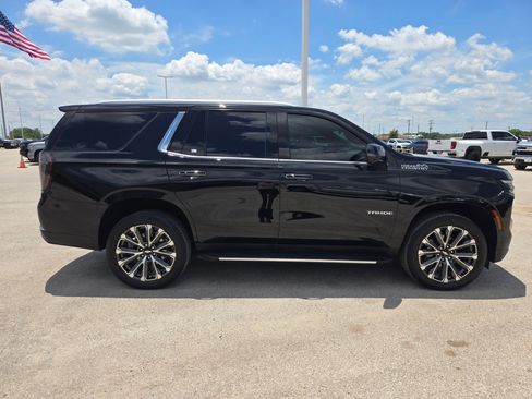 Certified 2025 Chevrolet Tahoe High Country AWD/4WD image 2