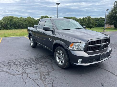 Used 2017 RAM 1500 Express w/ Express Value Package AWD/4WD image 5
