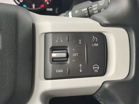 Used 2025 Land Rover Defender 110 S image 26