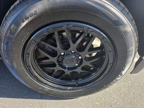 Used 2015 Chevrolet Tahoe LT image 5