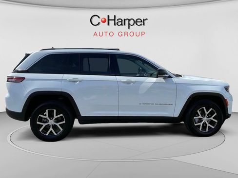 Used 2023 Jeep Grand Cherokee Limited AWD/4WD image 2