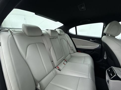 Used 2024 Genesis G70 2.5T image 40