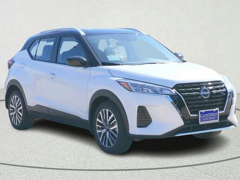 Certified 2024 Nissan Kicks SV image 1