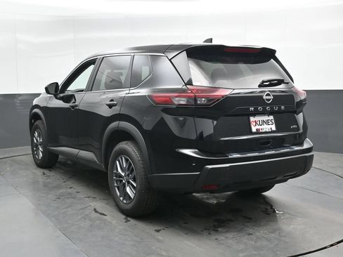Used 2024 Nissan Rogue S AWD/4WD image 11