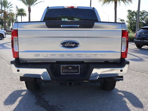 Used 2018 Ford F250 XLT w/ XLT Premium Package AWD/4WD image 4