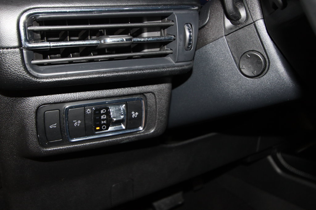 Used 2024 Lincoln Corsair AWD w/ Equipment Group 101A image 10