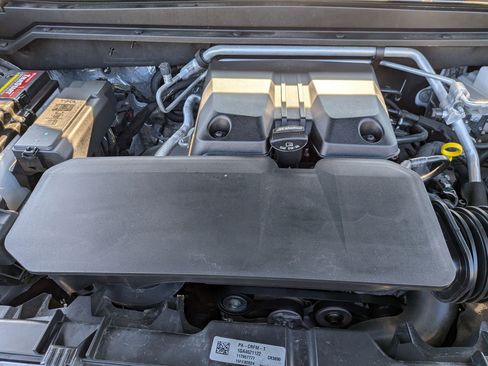 Used 2024 Chevrolet Colorado ZR2 w/ ZR2 Convenience Package III image 35