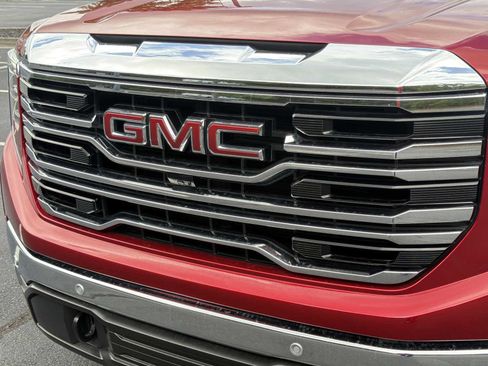 Used 2025 GMC Sierra 1500 SLT w/ SLT Premium Plus Package AWD/4WD image 35