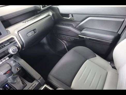 Used 2024 Toyota Tacoma TRD Off-Road image 23