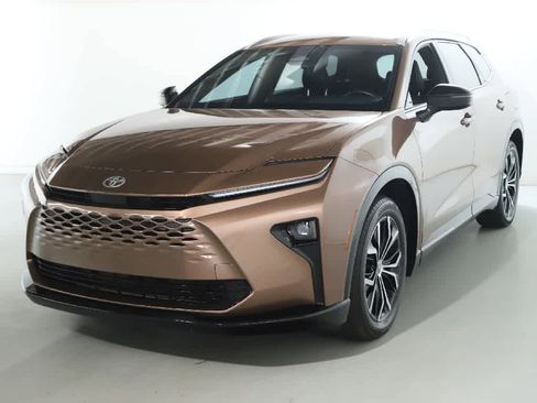 Certified 2025 Toyota Crown Signia AWD/4WD image 1