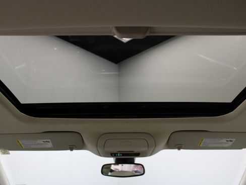 Used 2023 Buick Enclave Essence w/ Experience Buick Package image 18