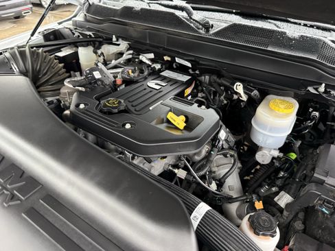 Used 2026 RAM 2500 Laramie AWD/4WD image 33