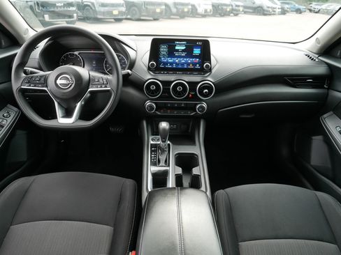 Certified 2024 Nissan Sentra SV FWD image 10