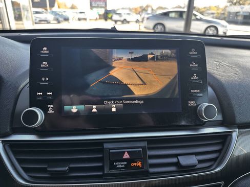 Used 2018 Honda Accord Sport image 14