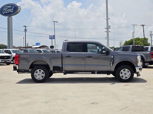 New 2026 Ford F250 XLT w/ FX4 Off-Road Package AWD/4WD image 7