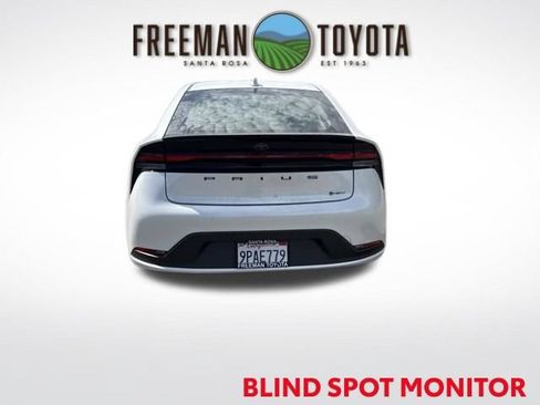 Used 2024 Toyota Prius LE FWD image 6