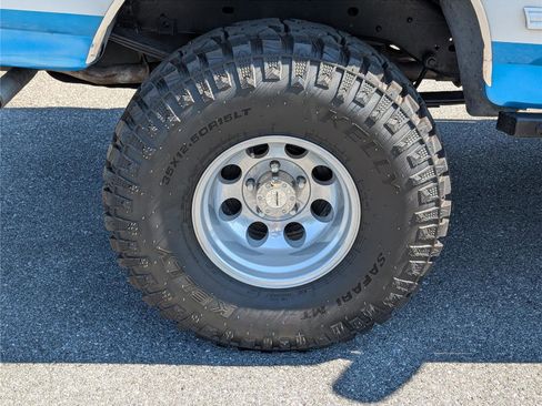 Used 1994 Ford Bronco XLT image 10