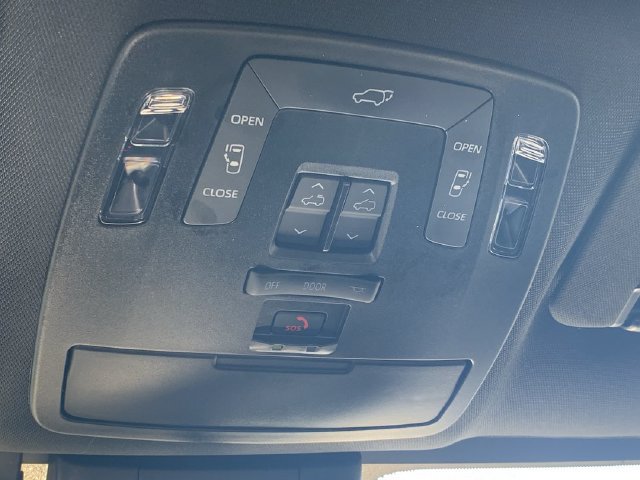 Certified 2025 Toyota Sienna XSE w/ XSE Premium Package AWD/4WD image 31
