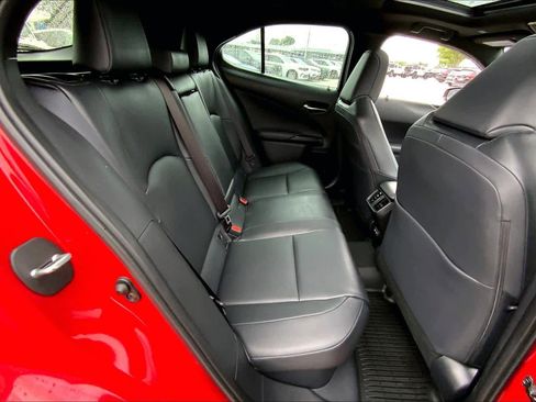 Used 2025 Lexus UX 300h FWD image 18