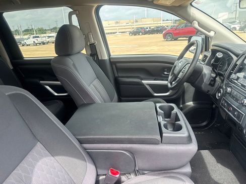 Certified 2022 Nissan Titan SV RWD image 28